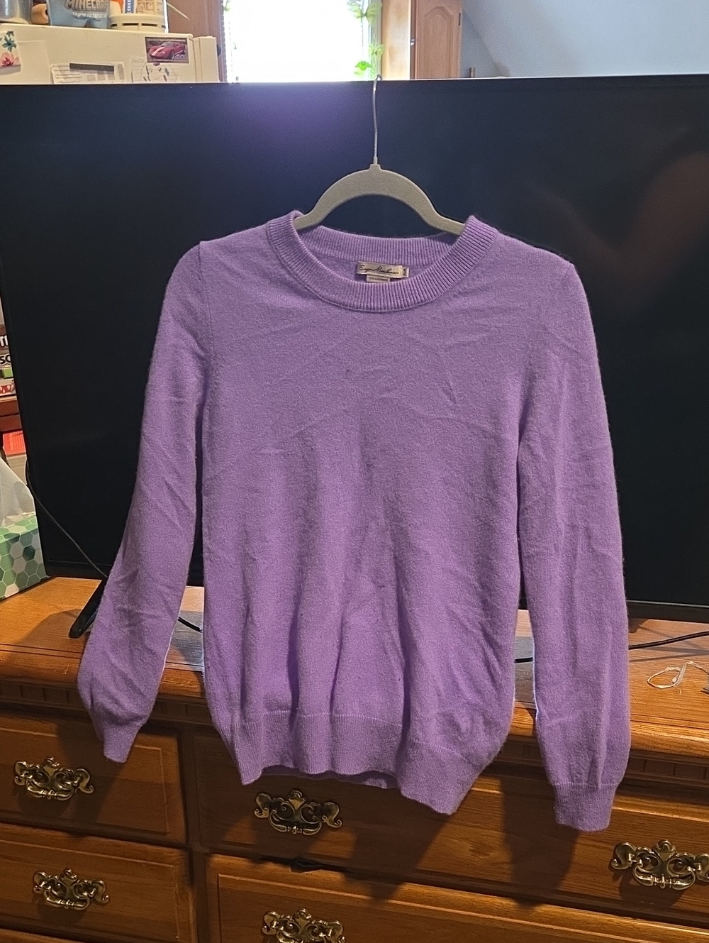 100% Cashmere Classic Crewneck Sweater in Lavender
